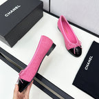 CHANEL BALLET FLATS IN BRIGHT PINK TWEED AND BLACK CALFSKIN