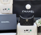 CHANEL 25S HOBO BAG 21 IN BLACK GRAINED CALFSKIN EMBELLISHED LOGO