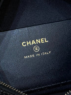 CHANEL 25S HOBO BAG 21 IN BLACK GRAINED CALFSKIN EMBELLISHED LOGO