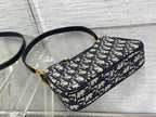 DIOR CD HOBO AVENUE 21CM BLUE OBLIQUE EMBROIDERY