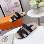 HERMES Chypre Sandal Beige shearling insole Black goatskin lining